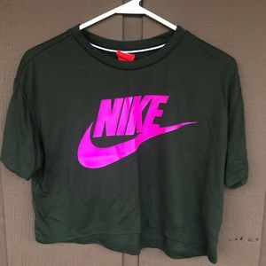 ❌ SOLD ❌Women’s Nike Workout Loose Crop Top